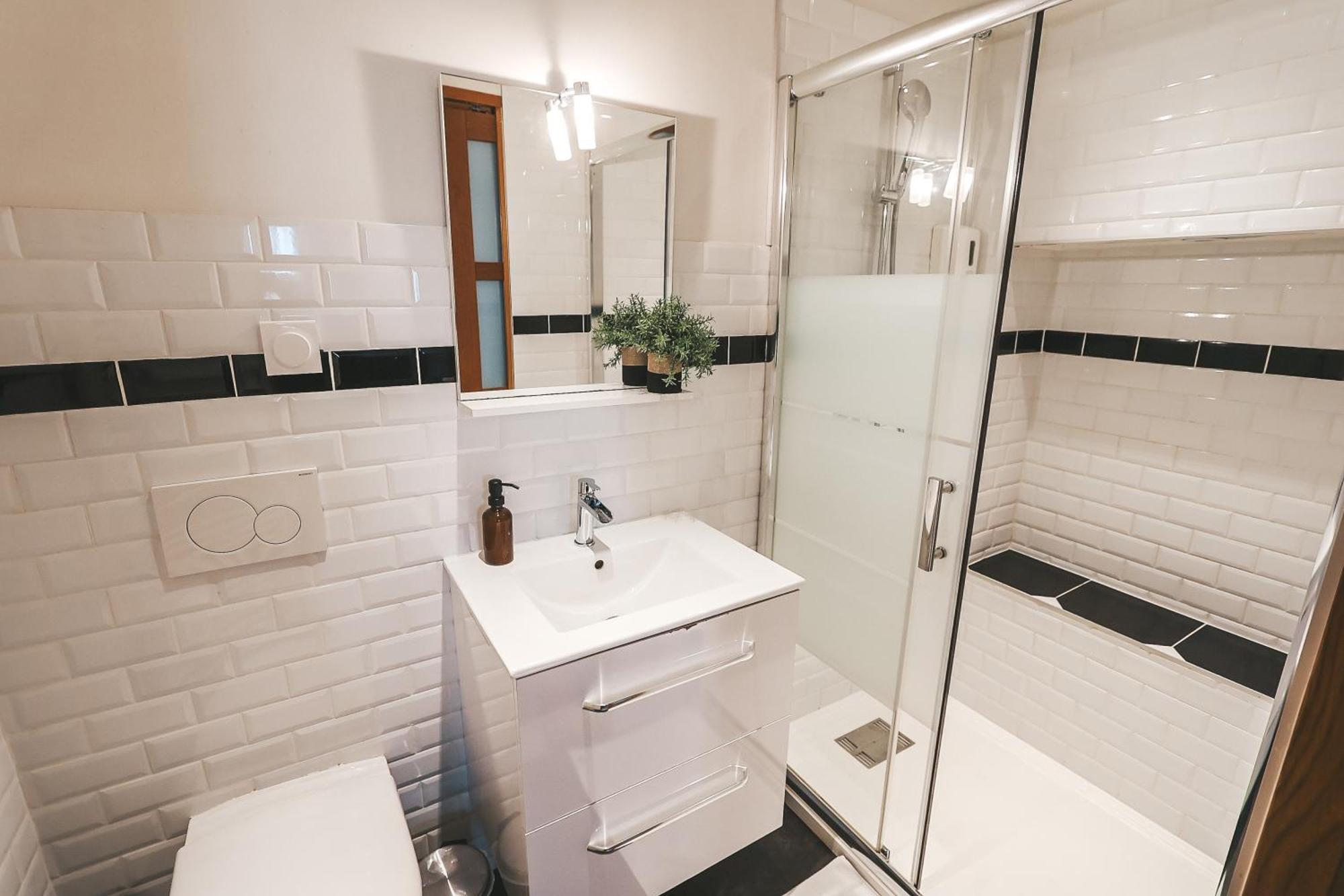 Suit'Home Commerce Анже Екстериор снимка