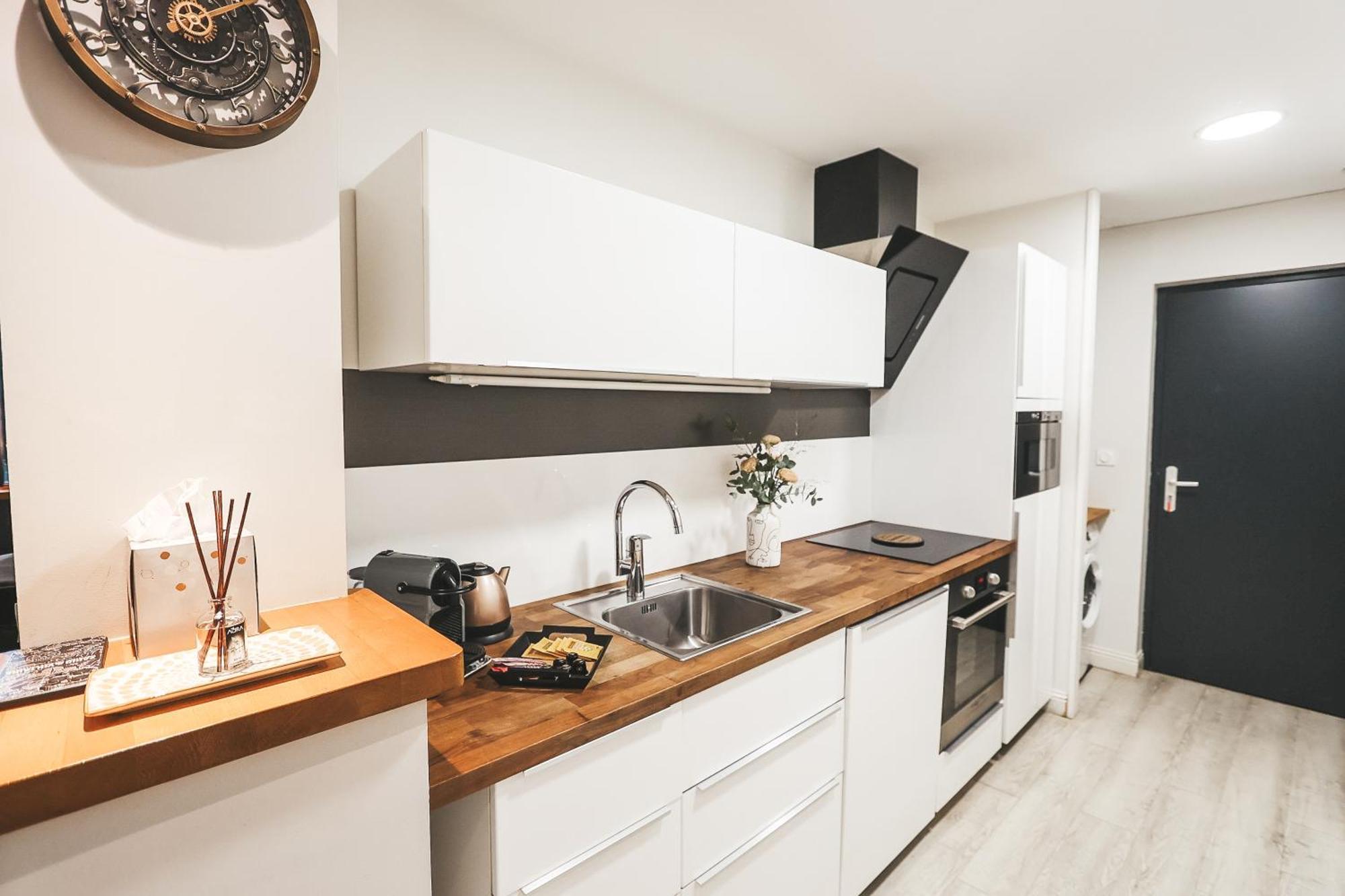 Suit'Home Commerce Анже Екстериор снимка