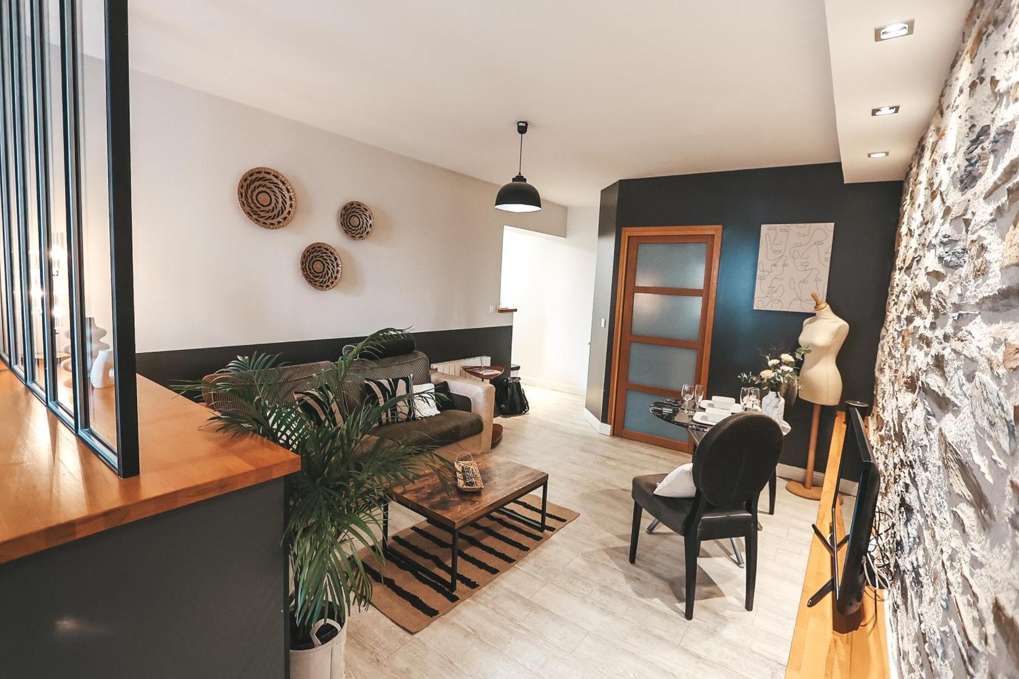 Suit'Home Commerce Анже Екстериор снимка